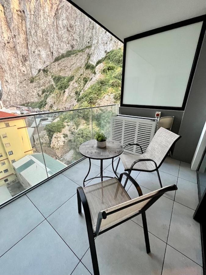Modern Apartment With Spa And Pool Gibilterra Esterno foto