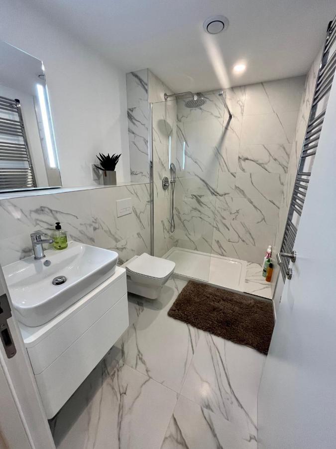 Modern Apartment With Spa And Pool Gibilterra Esterno foto
